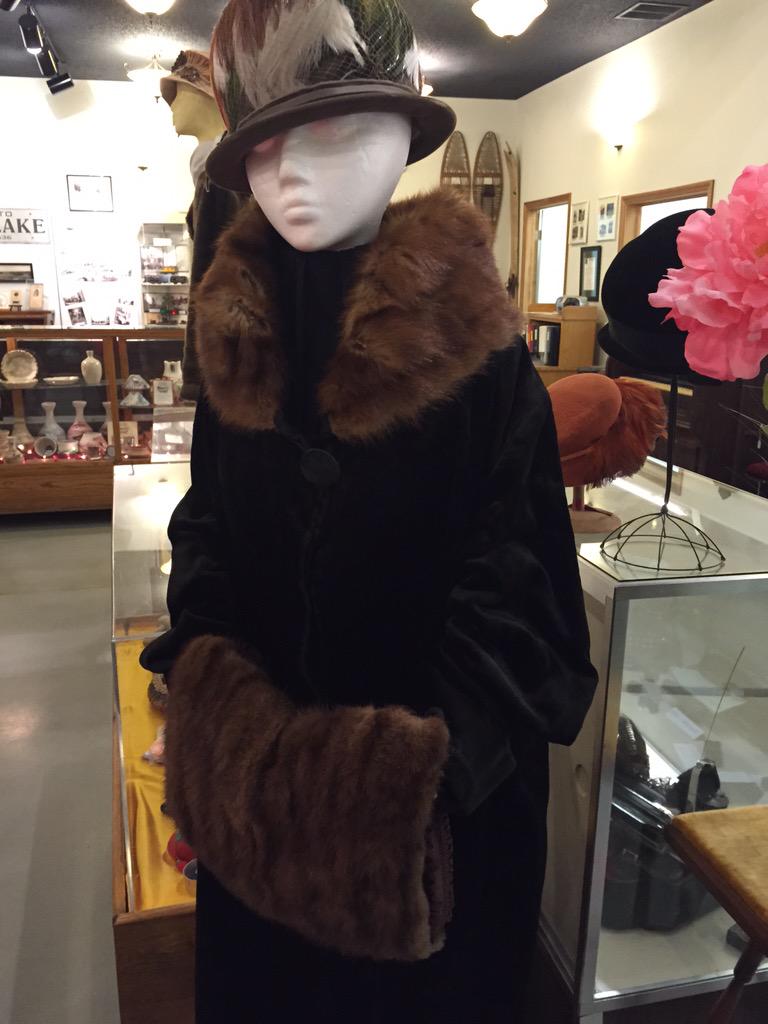 MLAHSDepot's tweet photo. But, where are the boots? #bootswithdafur #FlashbackFriday @LibbieRing @korhonen133 @Ruby_Mae_8 http://t.co/FcRpgW520F