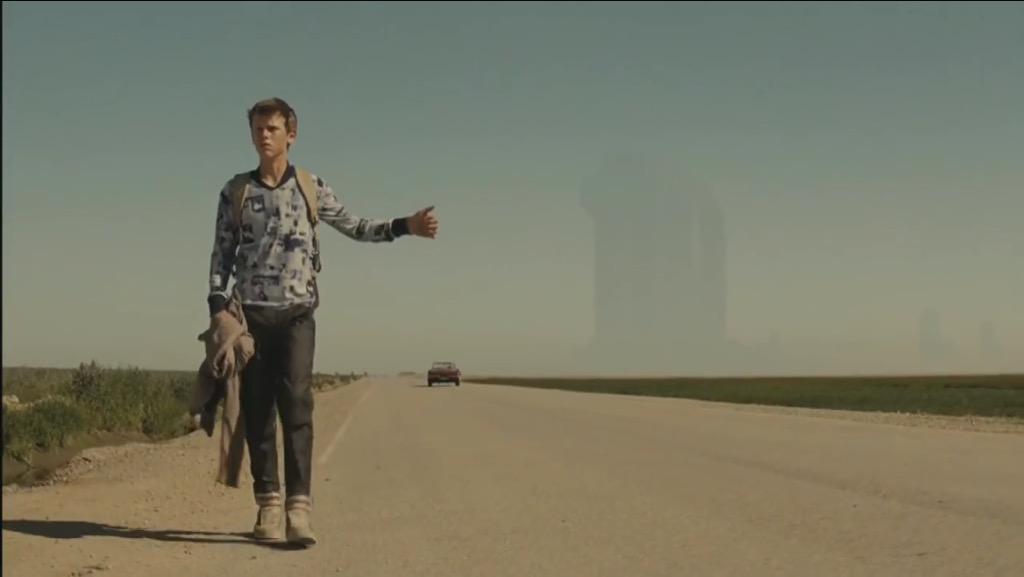 joeaustin's tweet photo. #JJAbrams #WideShots of #Vehicles with #DustTrails and #BigLoomingObjects #StarWars #StarTrek http://t.co/FCvqENpZCP