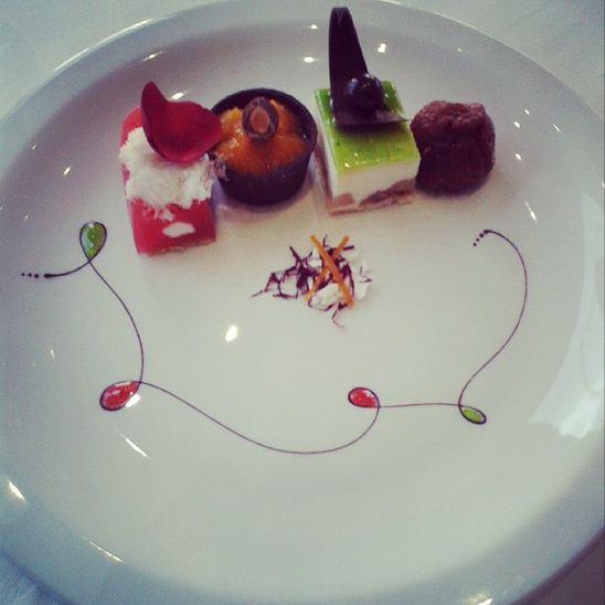 gezginnerede's tweet photo. Ouzo Roof Restaurant  http://t.co/1MBbfK11w3 @Bimutfak1  @OuzoRoof http://t.co/Uka3IbjslR