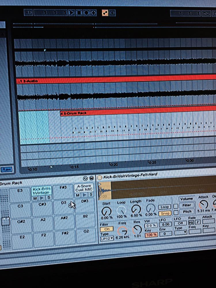 BayviewAvenue_'s tweet image. Working on drums 😎🎶 #DrumRack
