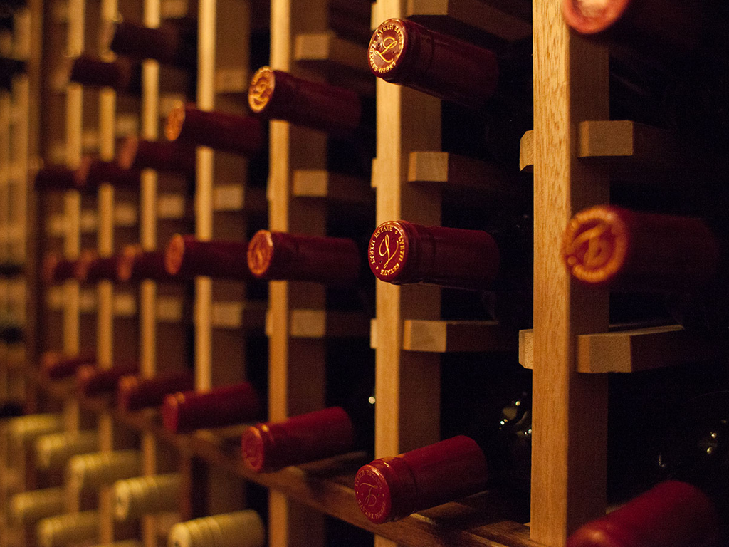 ustedguarda_B's tweet photo. #MalbecWorldDay Arma tu cava en una minibodega o minidepósito. http://t.co/SzGiIpabCW  #Malbec http://t.co/q0T3HcQ6ax