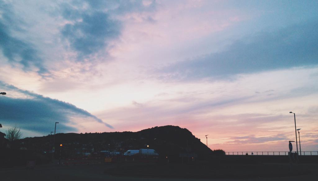 thechris_harris's tweet photo. Sunset over Minehead #Butlins giving me life #StagDo http://t.co/Lvcbx8U7CX