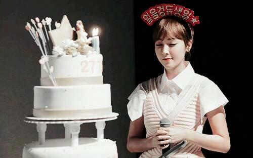 Happy birthday, Jessica Jung! Hopefully it will be a good day!<3  