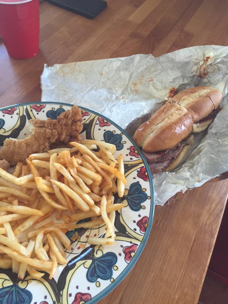 qbake's tweet image. #Firestone Grill in SLO delivered courtesy of @tweetmagicnow . #IdidNothing #justsentatext #TriTip