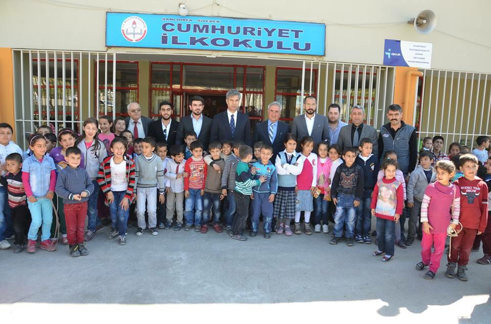 gencsiverek's tweet photo. #1kitap1insan kampanyamız kapsamında Cumhuriyet İlköğretim Okulu'nun kütüphanesinin yapımına vesile olduk. http://t.co/qwB7SG3nQ4