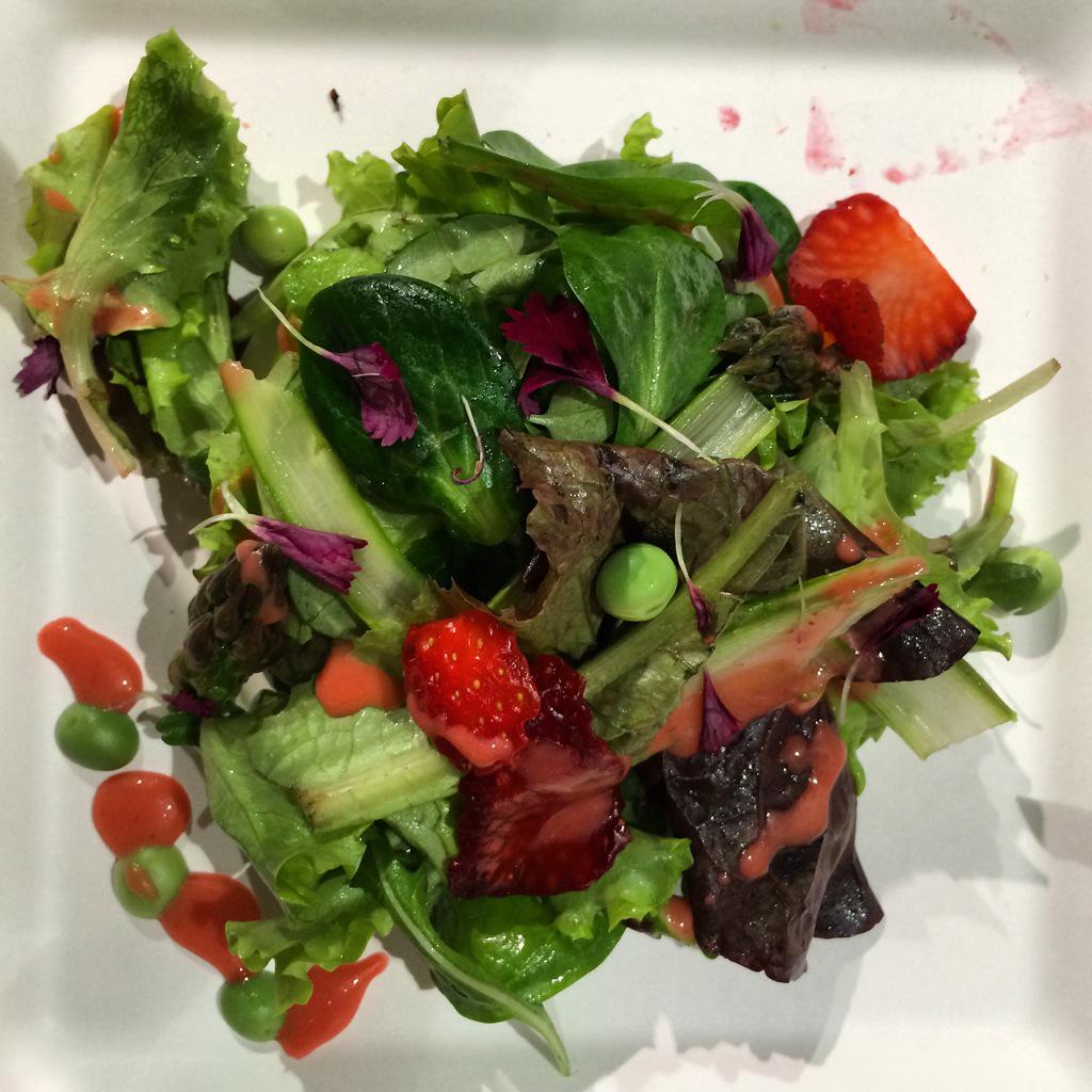openmilano's tweet photo. #francescaturchi brava! #sharingeconomy #open4sharing #sharing #rawfood #crudoèmeglio @lagoitalia @VinoirWorkShop http://t.co/vlLKqWN27b