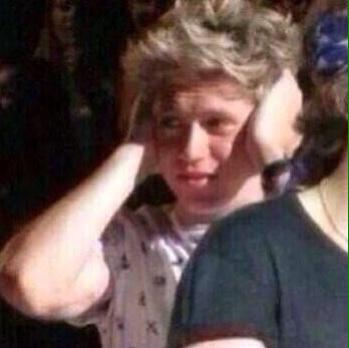 Nmusic1D's tweet photo. Niall and Melissa leaving together have me like...
#NiallandMelissa #DontShip http://t.co/KnVprVrAWi
