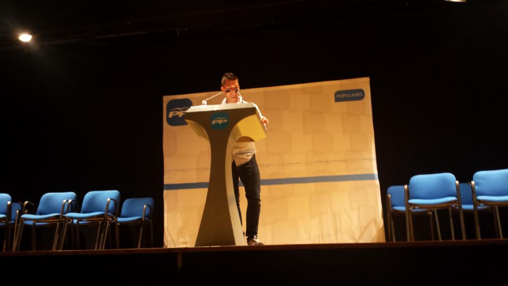 MartaMarotoL's tweet photo. En la presentación de la candidatura de @cvelazquezromo para la alcaldía de #Seseña  por el @PPopularTo http://t.co/J1jWXULdRl