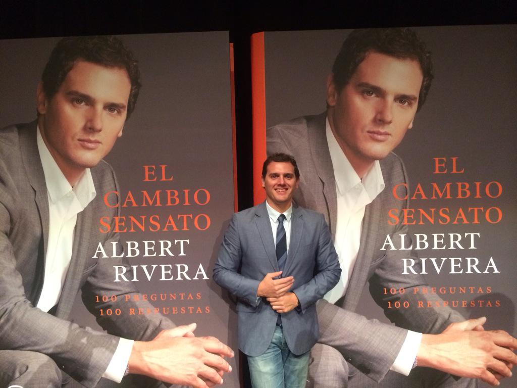 Albert_Rivera's tweet photo. Gracias a todos los que habéis llenado el Goya y a los q habéis seguido vía #ElCambioSensato la presentación.Abrazos! http://t.co/CRMcIYpJTh
