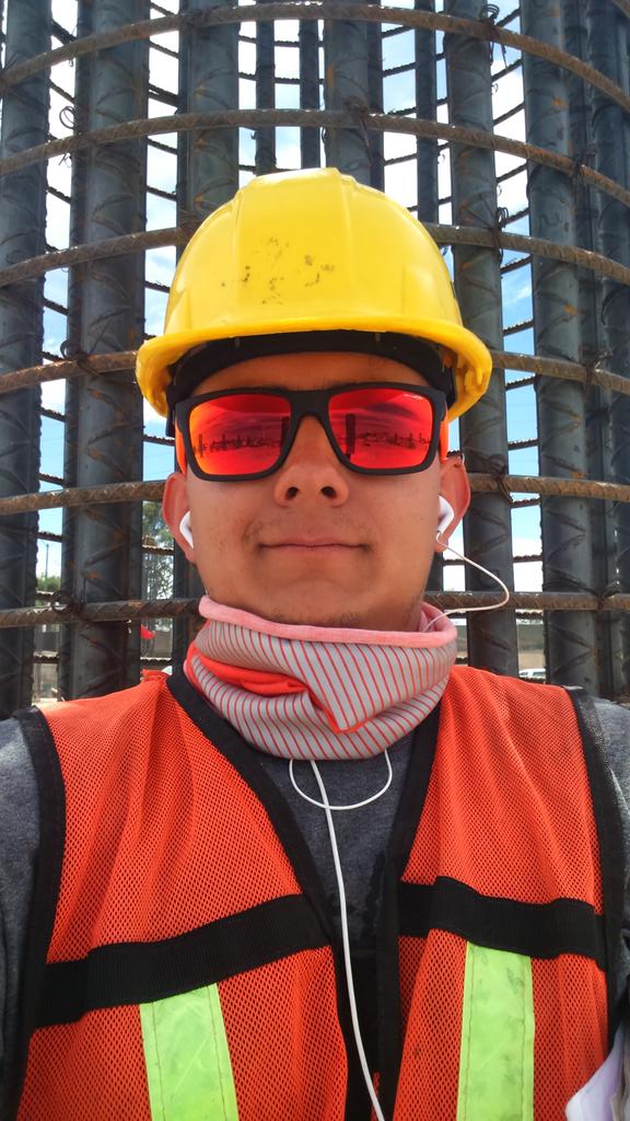 Andobienchido's tweet image. @migoOutdoors en la construcción migo te protege del sol #gooutthere #hazbarrioconsumelocal