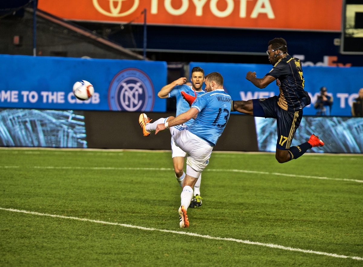 VideoDoc's tweet photo. . @PhilaUnion incredible @BigAfrika88 goal captured. More great shots of the night at http://t.co/e5DCybe2BD http://t.co/5jyJJ0dkyX