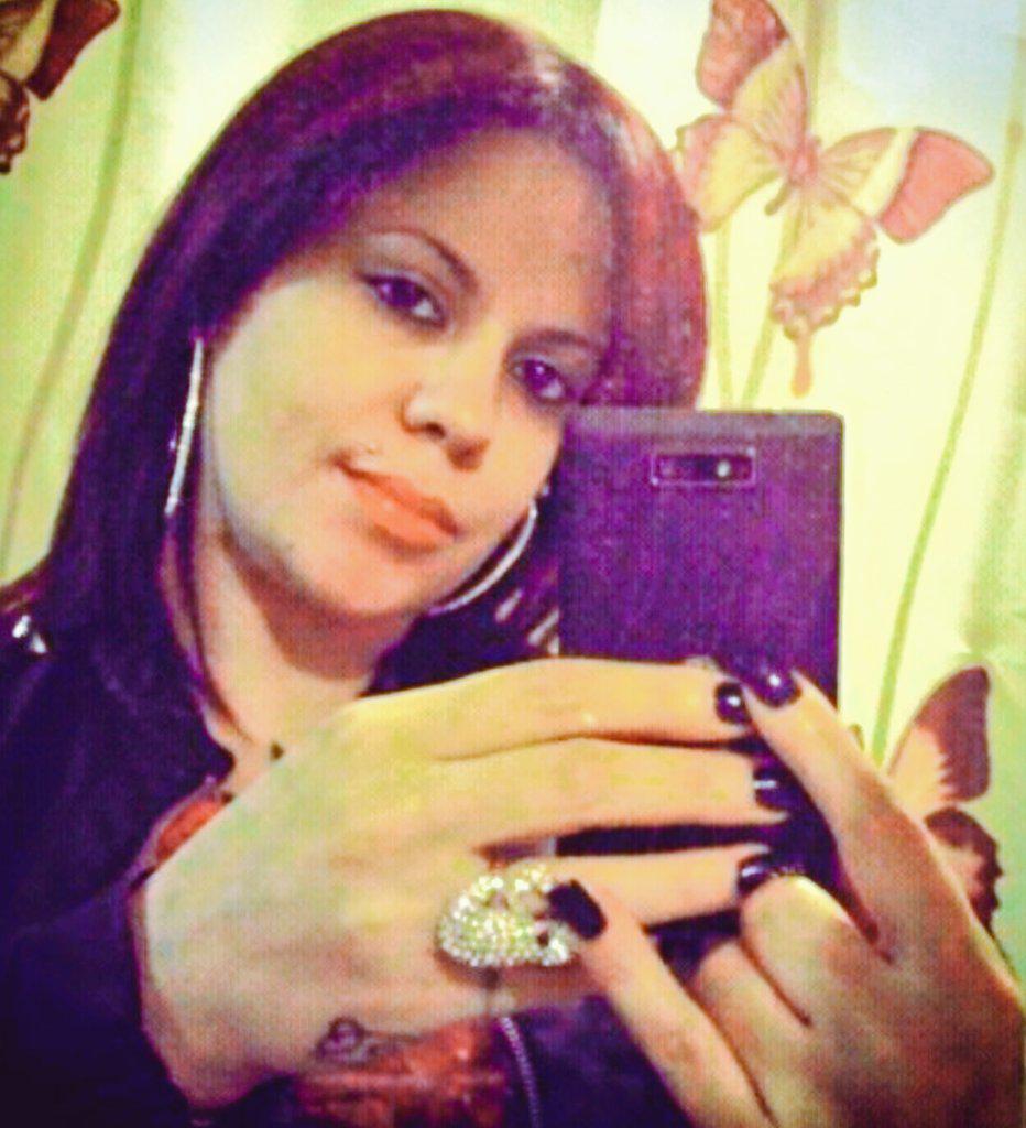 CaraballoUnique's tweet photo. ~☆~If i give him all of me will he hurt me?  #Scandal #Theconfussion ~☆~ http://t.co/IVhbDvOILA