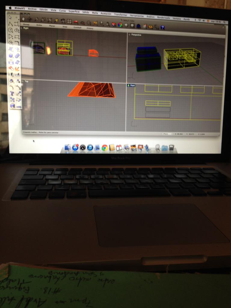 bekaky's tweet photo. La razón por la que deje de diseñar 😣😖😫 http://t.co/xuzd0ryOyB