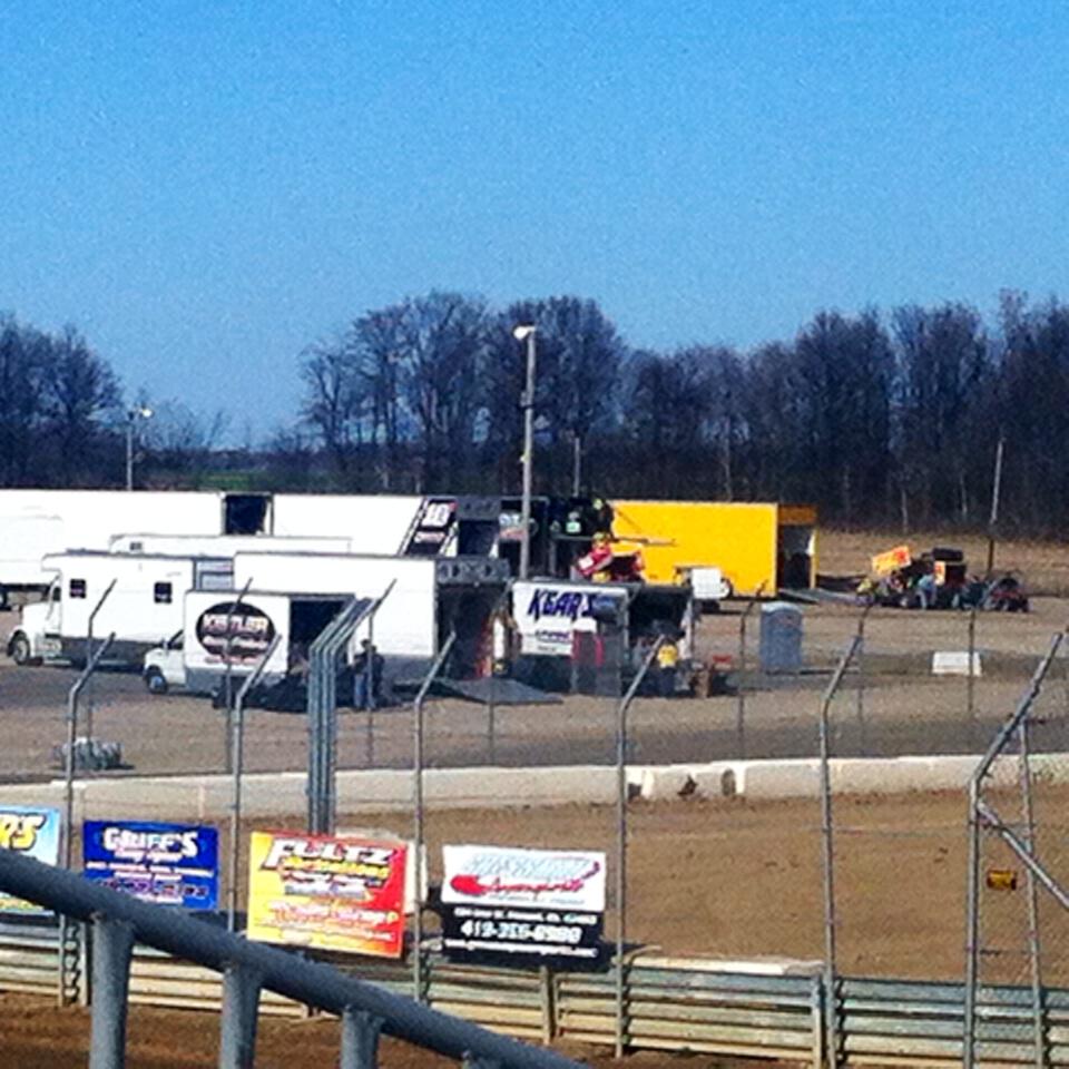 yomadi6's tweet photo. @atticaracewyprk #FastSeries #Wings http://t.co/ZSD3RnbiRm