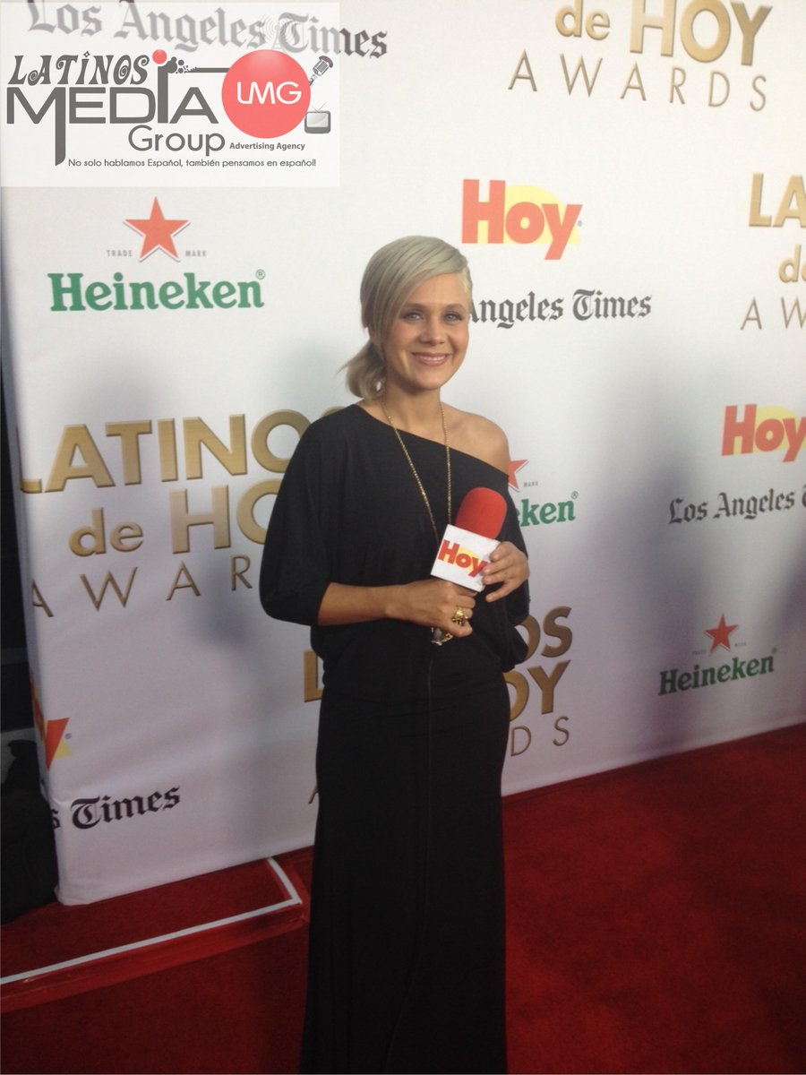 latinosmg's tweet photo. Emely @LotfeGalan coordinadora del pabellón del periódico HOY en LOS ANGELES TIMES FESTIVAL OF BOOKS. 18-19 Abril. http://t.co/Fw5VScZEEz