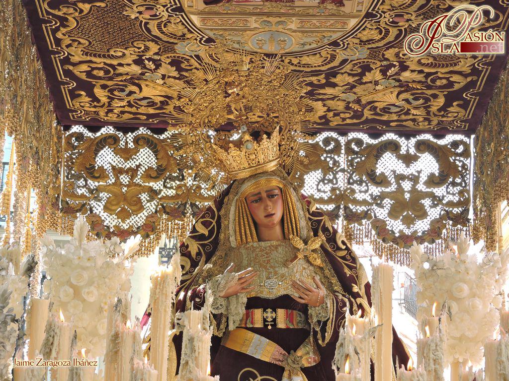 IslapasionNet's tweet photo. Una completa Semana Santa de Sevilla en imágenes de nuestros colaboradores en http://t.co/wWSY3aVOGV #SS2015IP http://t.co/YU6AqwjpEi