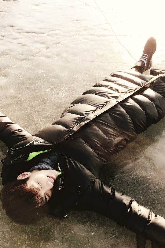 KRISXSEA_'s tweet photo. อรุณสวัสดิ์นะครับ #ซาตานline #เจ้าชายline http://t.co/GgQepPODdl