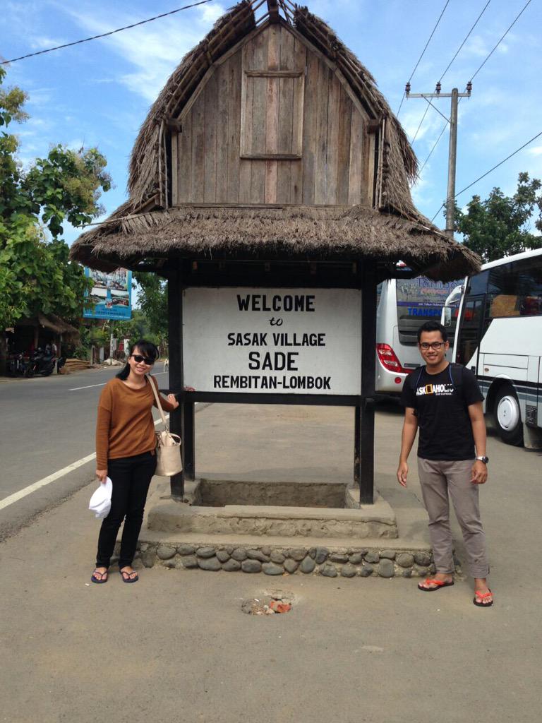 SelaparangTours's tweet photo. Mr. Adnan and Mrs. Dwi dari Jakarta. Terima kasih atas kunjungannya ke Lombok. :)) http://t.co/XGE0Y7WLKG