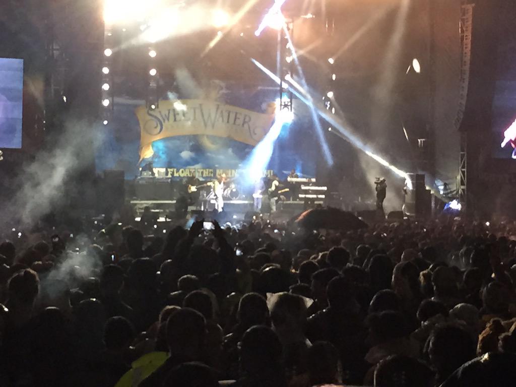 atlbarcrawls's tweet photo. Hey @SnoopDogg can you bring your green hat?   Awesome start to @420fest weekend. Great work #420Fest http://t.co/NGGj8cUNQb