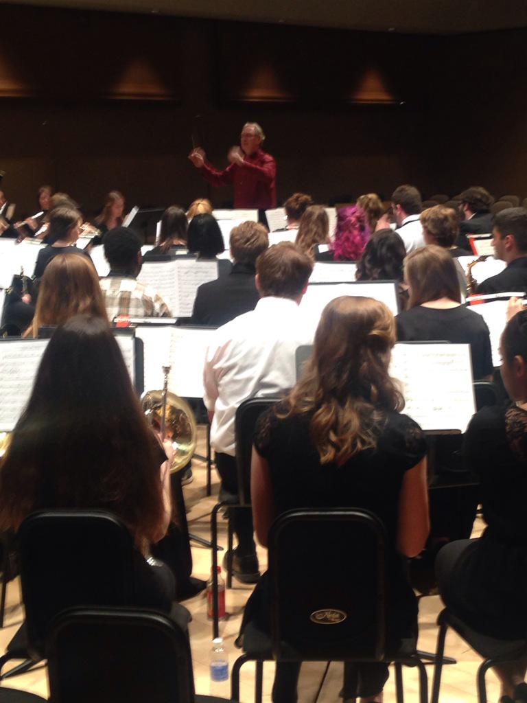 MUHonorWinds's tweet photo. Dr. Mahr conducting the combined MU Honor Winds, MU Concert Band, and MU Wind Ensemble! #FantasiaInG http://t.co/Srr4q7ZslJ
