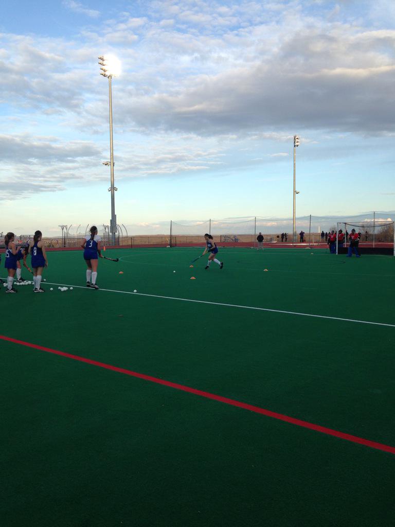 RiverHawkFH's tweet photo. Beautiful night for some spring hockey at Holy Cross! #umlfh #unitedinblue http://t.co/9D2u049W7k