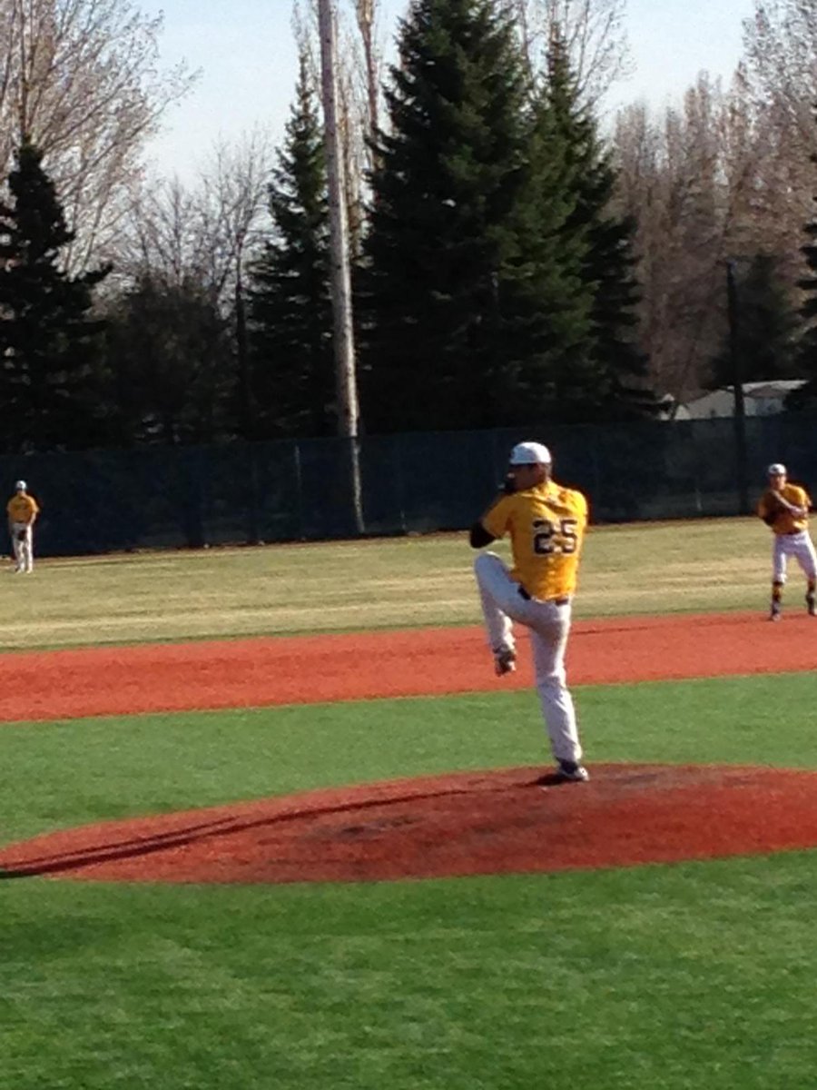 DebDubord's tweet photo. #playingball life is good http://t.co/ToHLZllmOW