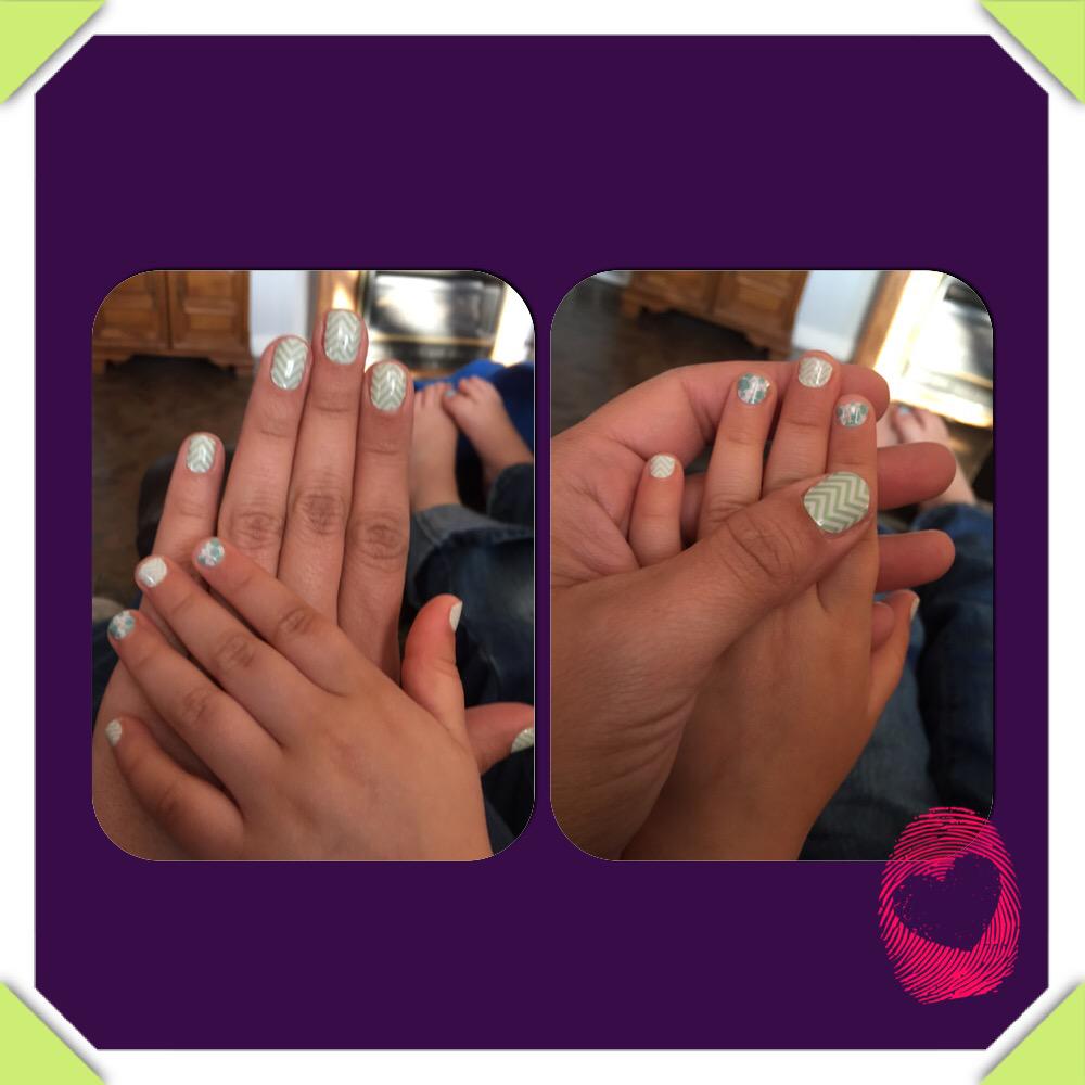 JTMJams's tweet photo. Mommy &amp; Me time with my sweet little lady!! #MintGreenChevronJN and #MintToBeJN 💕 http://t.co/Fc8Bg5Ame8