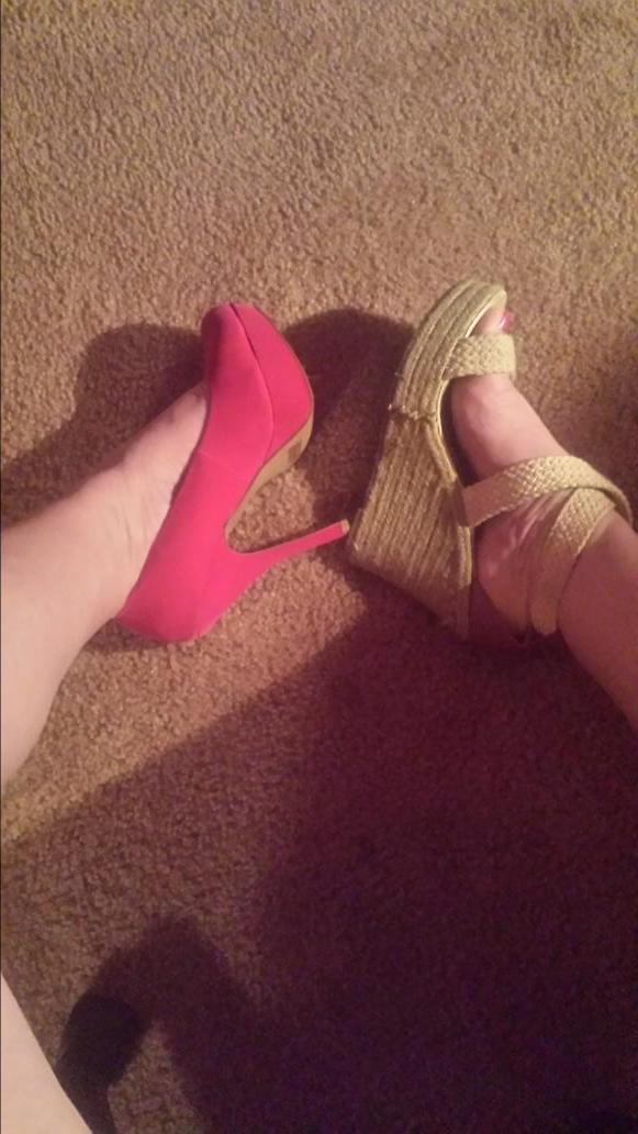 NaughtyDomme4U's tweet photo. Which pair,y'all? #MILF #Matrue #footfettish #feet #heels #heelsallday #heelseveryday http://t.co/Ai6V31QTqz