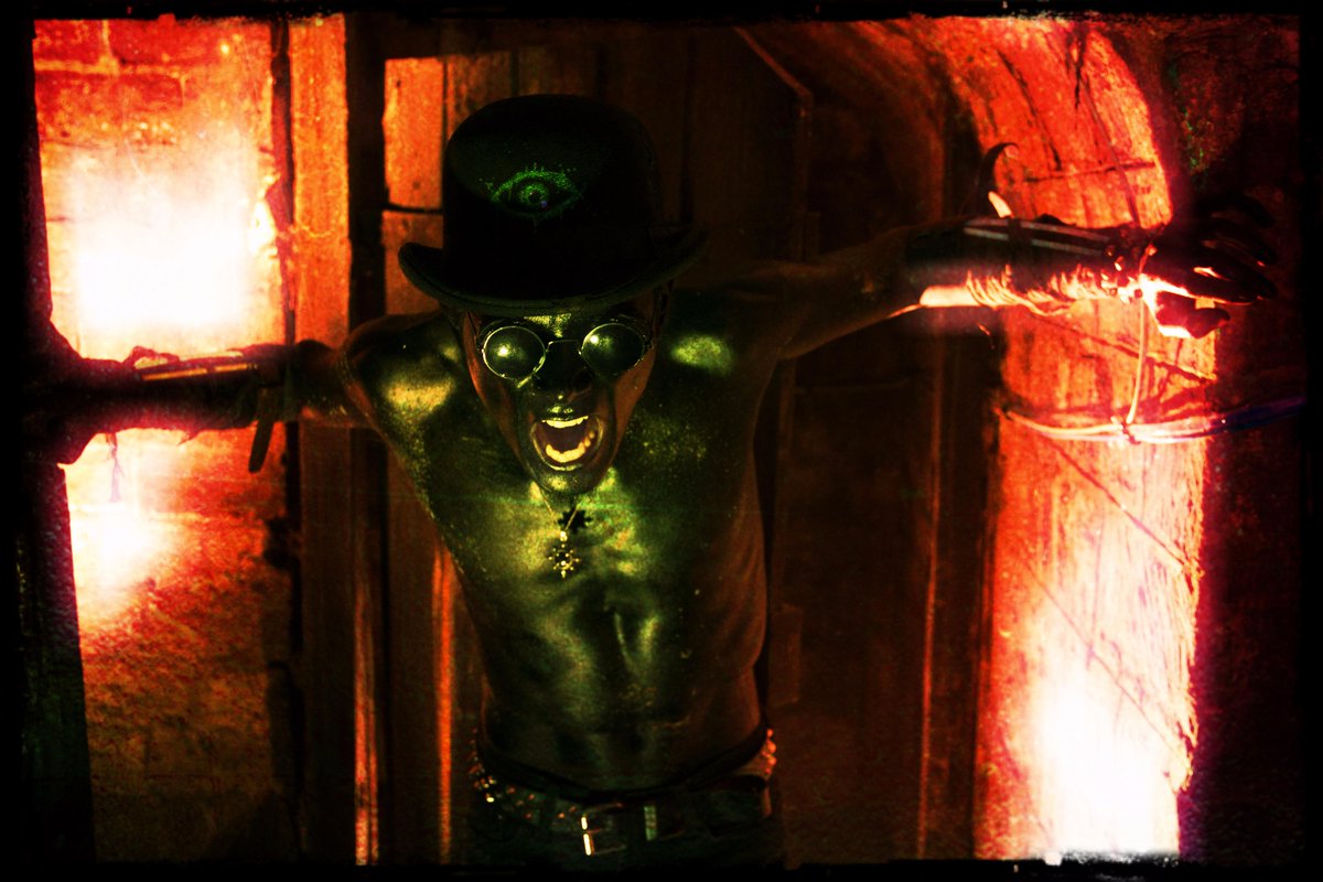 Tonight live <a href="/GibusClubParis/">Gibus Club Paris #1</a> with <a href="/ocicoh/">HOCICO</a> ! 
See you for a Mad Party! 
#industrial #metal #goth #Metalhead #Shaârghot