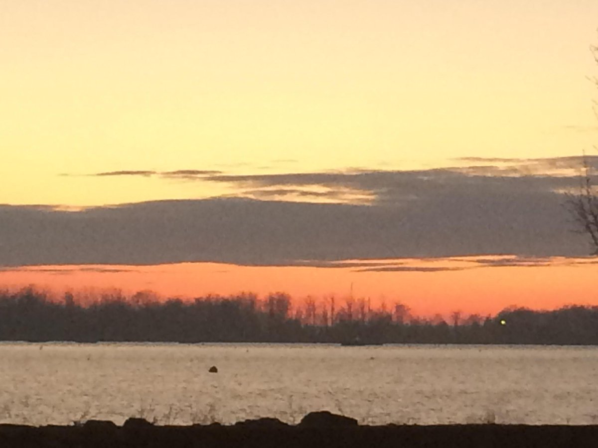 BCPC_FCTV's tweet photo. Bristol Harbor http://t.co/dCWvxZj84t
