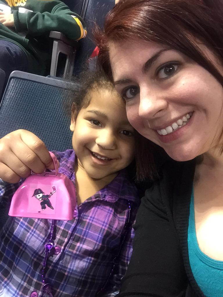 MelissaZydzik's tweet photo. Cheering on the @mkeadmirals hoping to win a @Chilis gift card!! Woo hoo! Section 219 row s seat 7 !!! http://t.co/2zFD1Y0sTq