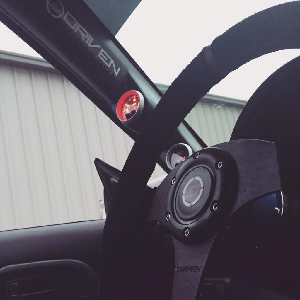 SpencerDavis_29's tweet photo. Nothing like having a @DrivenSteering and quick release in your daily driver #BcRacecar #SDM129 #Subaru #WRX http://t.co/n9NE6xfhb6