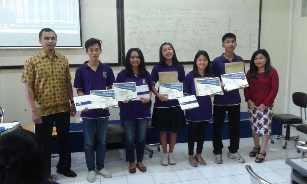 Selamat....peserta terbaik sekolah pasar modal SMAK Kalam Kudus <a href="/febunmer/">febunmer♈MALANG</a> <a href="/febunmermalang/">FEB Unmer Malang</a>