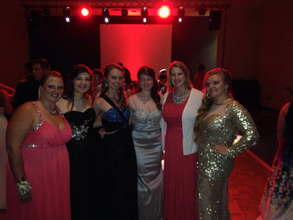 a_sciqueen's tweet photo. @AutryNicole @melztbh @_bwilliams7265 @carrisawomble @hjohnson97 #Jpeeps #prom2015 http://t.co/Iwablfm1uT