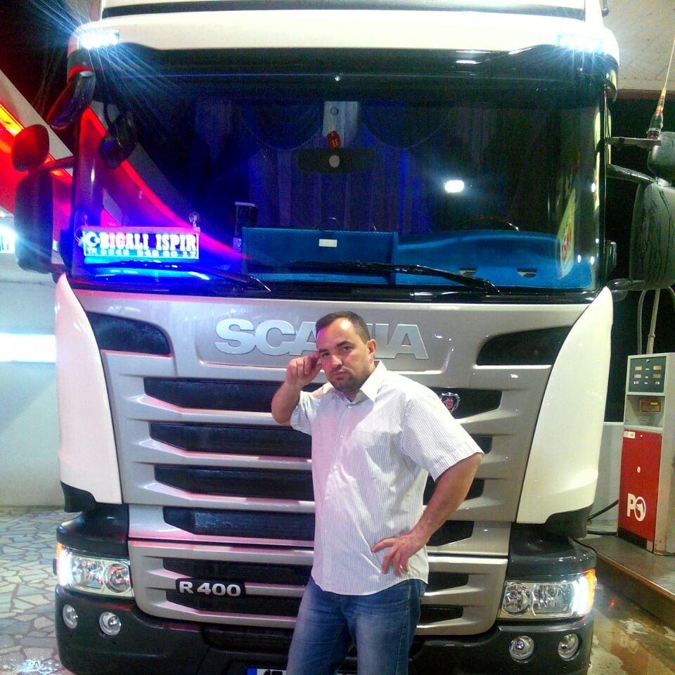 SBigalis's tweet photo. Sensiz gecen gecelerimi ömürden saymıyorum. http://t.co/k6EAOO5hAl