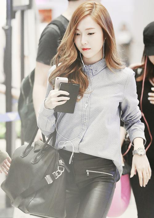 Happy birthday Jessica jung! you\ll always be our maomao oh yes and ot9 hehe   
