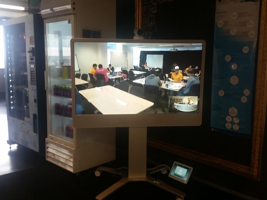 haroldwiegers's tweet image. @frankarr #hackdivate in melbourne as seen from sydney