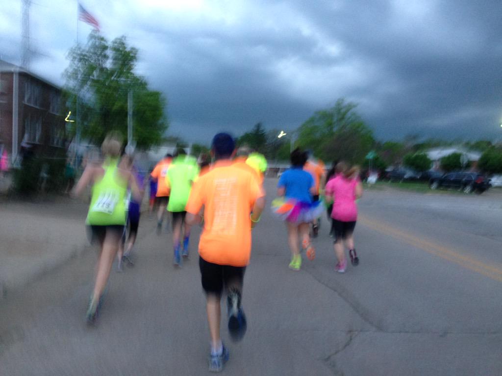 KPRC2Jonathan's tweet photo. From start to finish - here's the Children's Advocacy Center of Benton County's Glow Run 2015!#CACGLOWRUN http://t.co/DAZ5DseESL
