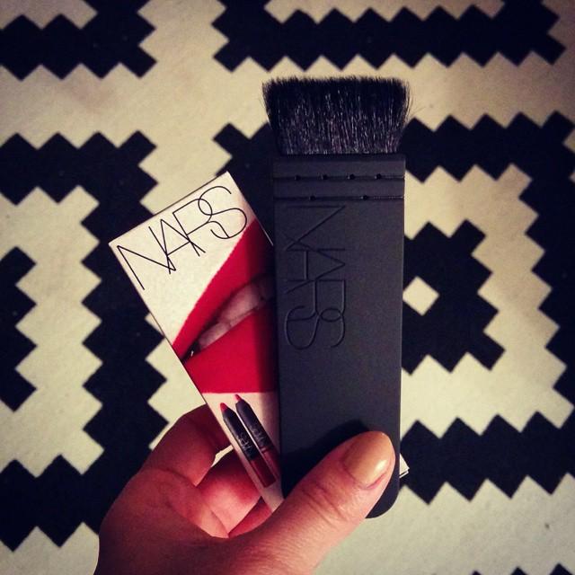 alexalikess's tweet photo. Oops #vib #sale #beauty #Instabeauty #nars #narsissist #itabrush #brush #birthdaygift #sep… http://t.co/zWVj4pvmIu http://t.co/HGhRbVMYaF