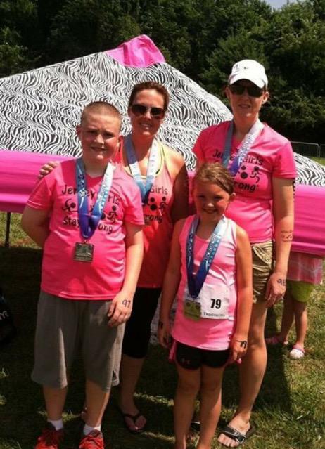 MichelePaul_'s tweet image. #WhyWeTri It takes courage to keep fighting. Staying strong is the only option #jgssm @IRONMANtri @MoiraHoran