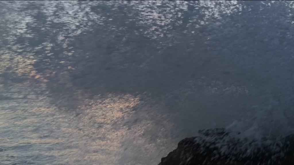 reneechambersss's tweet photo. We obviously picked the wrong spot to watch the sunset #spashzone http://t.co/RQxg5n6kKI