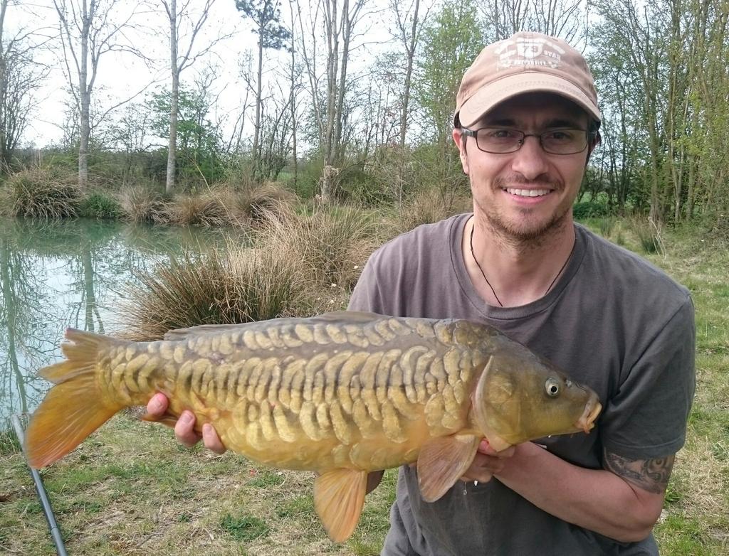 Garylawson81's tweet photo. Had some nice spring carp the other day,saved a blank by @KianaCarp and @TeamMainline cell and almond goo #springcarp http://t.co/1vwsMEmzpU