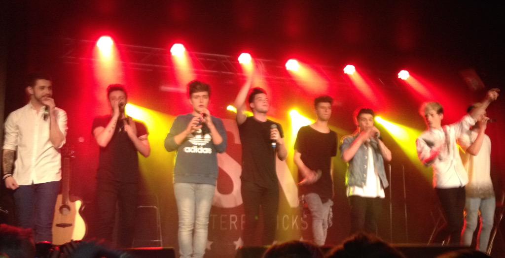 fabshelleys's tweet photo. @StereoKicks got this last night :) #LoveMeSo http://t.co/RhK7Hus6Y4