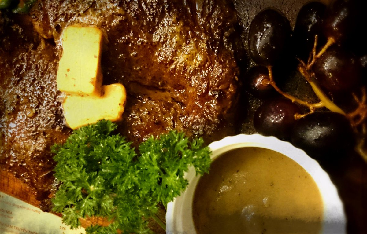 QuanUtUt's tweet photo. Meet the TEXAS BUTCHER. SG's best 400g tender &amp; juicy rib eye w/ umami-bomb mushroom ketchup &amp; pickled grapes. 650k. http://t.co/s4w5yHFfN5