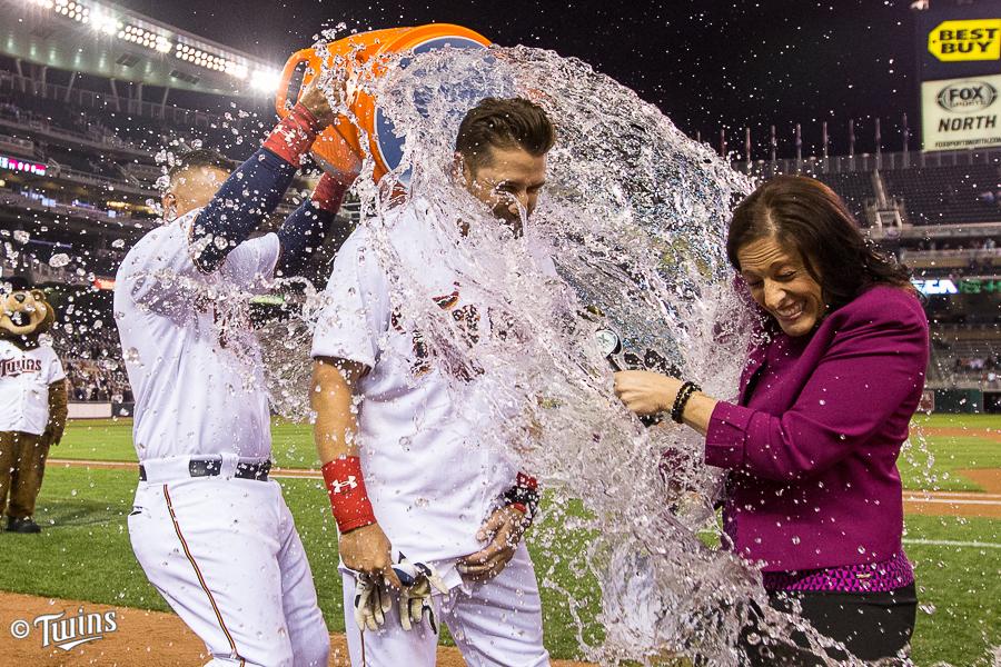 .@TPlouffe24 with the walk-off. <a href="/arciaoswaldo/">Oswaldo Arcia</a> with the dump. <a href="/MarneyGellner/">Marney Gellner</a> stuck in the crossfire. #MNTwins
