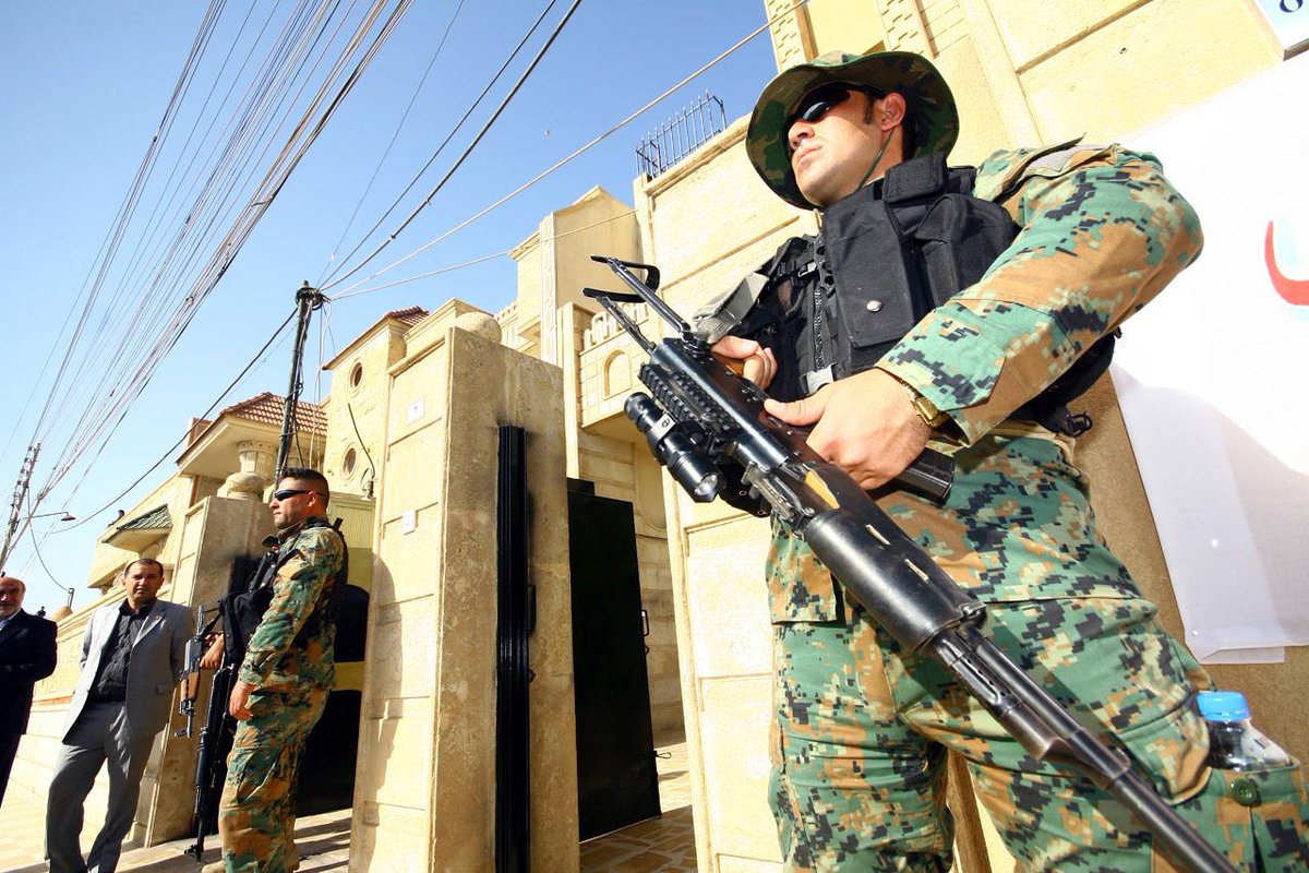 MyNewsNet's tweet photo. #Carbomb kills three people outside US consulate in #Iraq. #Erbil #ErbilExplosion http://t.co/kHdeynzxOv @MyNewsNet http://t.co/P4FU2dsomC