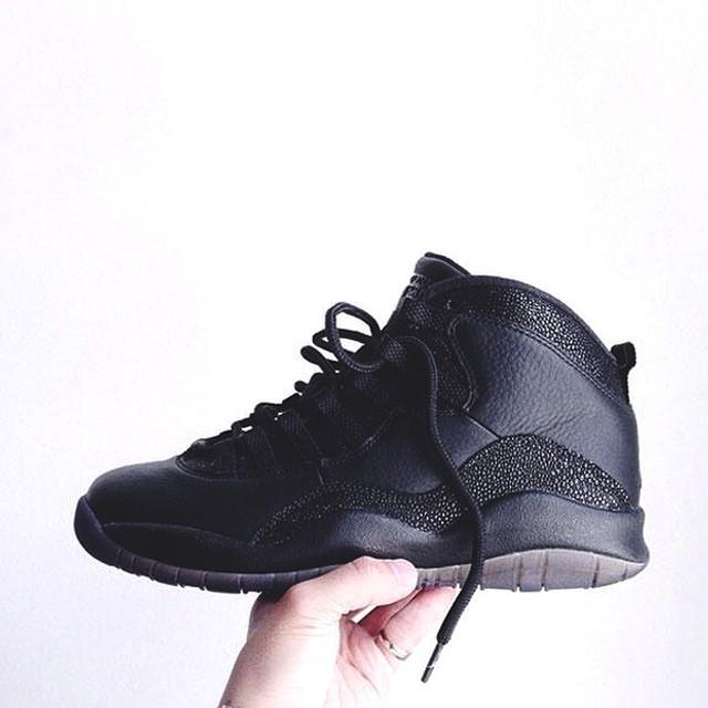 SneakerShouts's tweet image. Drake's OVO AJ 10 randomly dropped in LA yesterday. Retail was $225. Currently on eBay -&amp;gt; bit.ly/1CTY4tQ