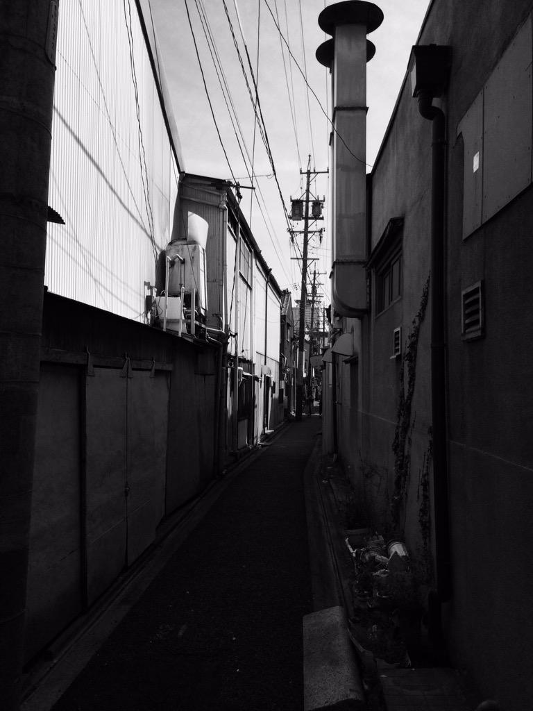 0526_daisuke's tweet photo. たまにハッてなる#路地 http://t.co/YkFidgfpom