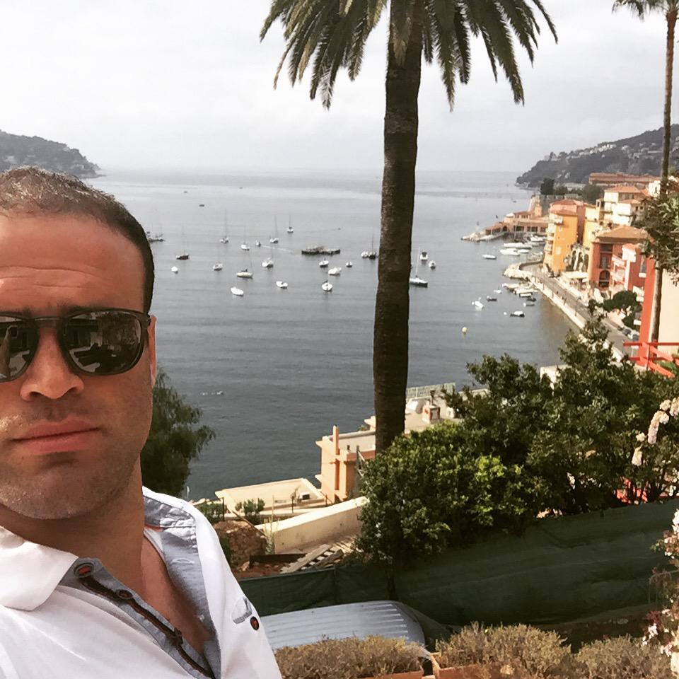 PropTales's tweet photo. “@Jamiehuwroberts: Morning from Villefranche-sur-mer, Cote D'Azur 👌👌🇫🇷 http://t.co/43l40ERe5Q” life isn't all hard work