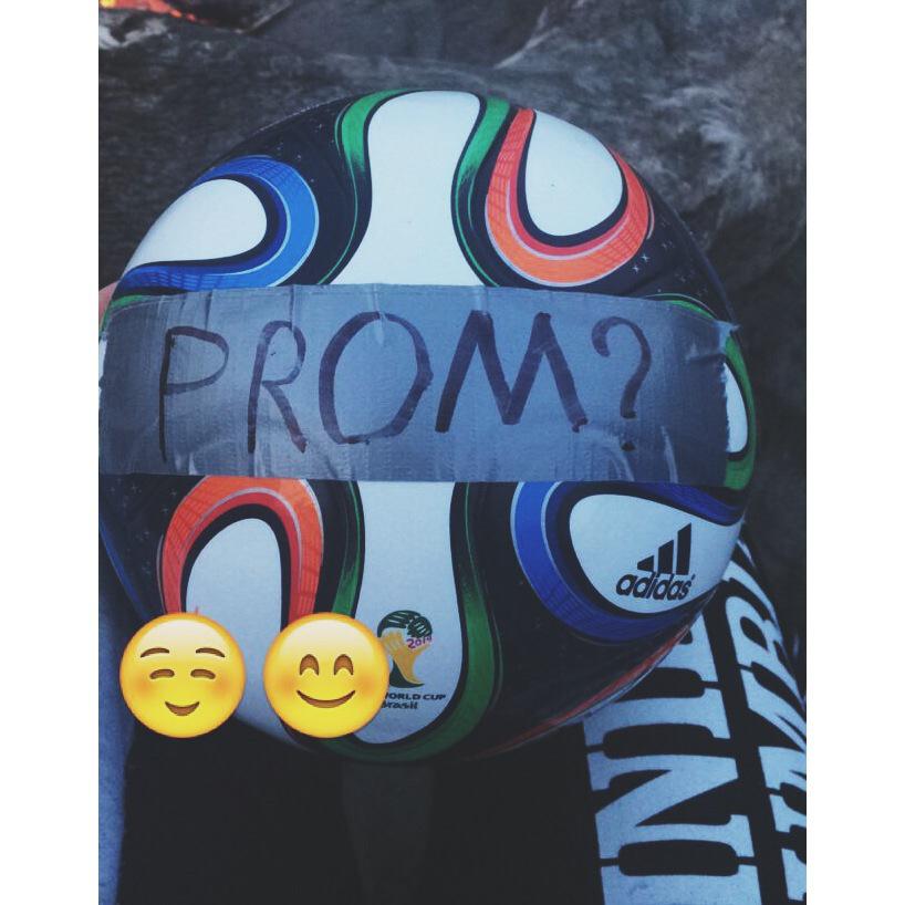 AshleyBush22's tweet photo. #Prom #CutePromposals #Soccer 😊 http://t.co/VSeJI0oN79